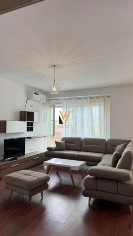 Tirane, jepet me qera apartament 2+1+Ballkon Kati 4, 110 m² 700 € (KODRA E DIELLIT 1)