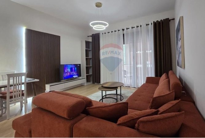 Tirane, jepet me qera apartament 1+1 , 75 m² 800 € (Deliorgji)