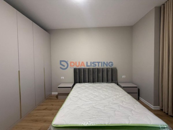 Tirane, jepet me qera apartament 1+1 Kati 10, 70 m² 700 € (Zogu Zi)