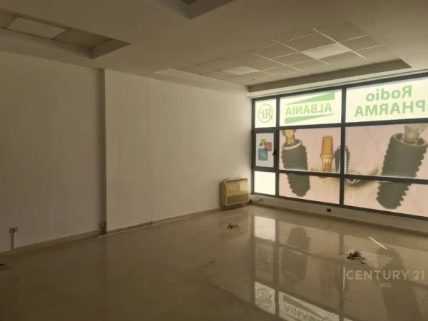 Tirane, jepet me qera zyre Kati 1, 130 m² 1.000 € (Rruga e Kavajes)
