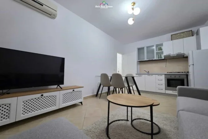 Tirane, jepet me qera apartament 1+1+Ballkon Kati 4, 65 m² 650 € (Bulevardi Gjergj Fishta)