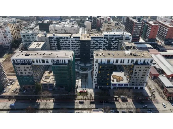 Tirane, shitet ambjent biznesi Kati 0, 25 m² 139.990 € (Square 21)