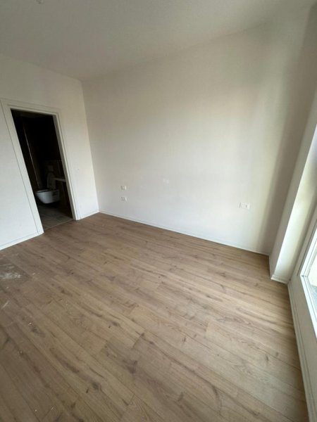 Tirane, jepet me qera apartament 2+1 , 95 m² 600 € (Don Bosko)