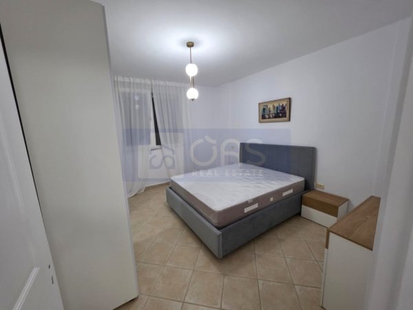 Tirane, jepet me qera apartament 1+1+Aneks+Ballkon Kati 4, 65 m² 650 € (Ish Ekspozita)