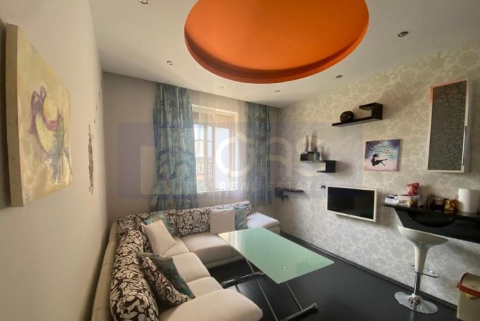 Tirane, jepet me qera apartament 1+1+Aneks+Ballkon Kati 4, 70 m² 500 € (Rruga e Durresit, perballe hotel Colosseo.)