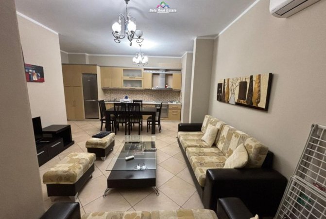 Tirane, jepet me qera apartament 1+1 Kati 7, 70 m² 600 € (Rruga e kavajes)