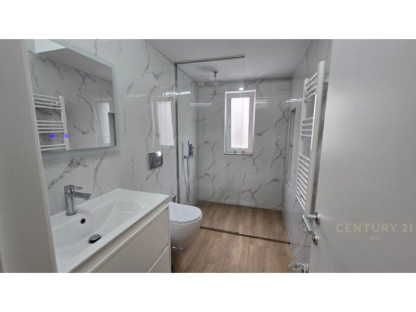 Tirane, jepet me qera apartament 2+1 Kati 3, 72 m² 850 € (Myslym Shyri)