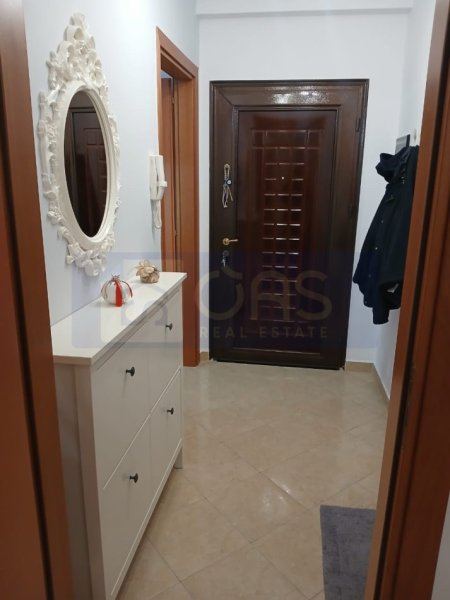 Tirane, jepet me qera apartament 2+1+Aneks+Ballkon Kati 2, 80 m² 500 € (Fresk, Tek shitja e Gazit)