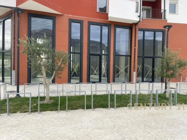 Tirane, shitet bar-kafe Kati 0, 195 m² 450.000 € (Fresku)