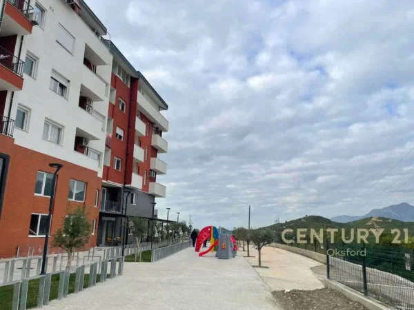 Tirane, shitet bar-kafe Kati 0, 195 m² 450.000 € (Fresku)