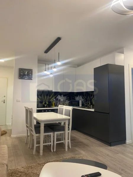 Tirane, jepet me qera apartament 2+1+Aneks+Ballkon Kati 8, 105 m² 800 € (Kompleksi Fiori Di Bosko)