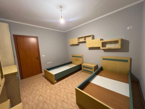 Tirane, shitet apartament 2+1+Ballkon Kati 2, 119 m² 158.000 € 