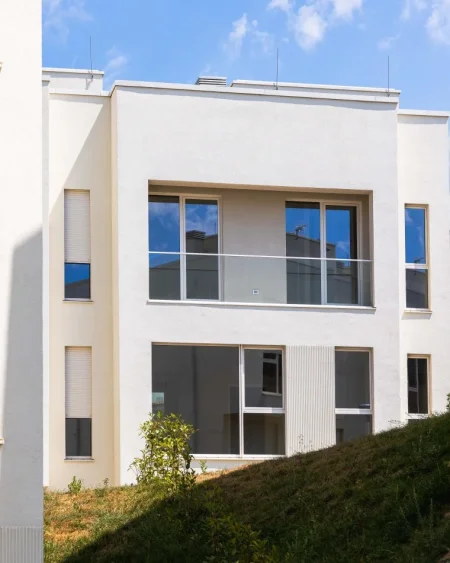 Tirane, shes Vile 3+1+Aneks+Ballkon Kati 3, 200 m² 380.000 € (Rruga e Turdive, Farke)