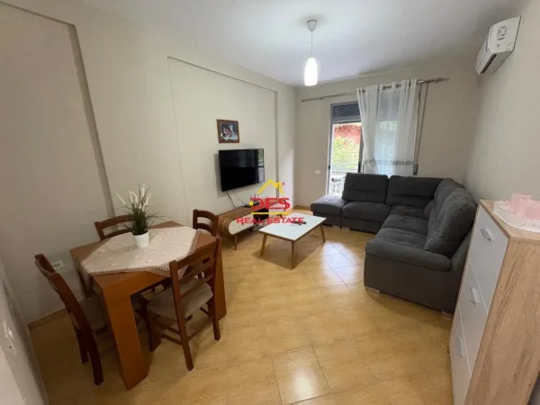 Vlore, shitet apartament 1+1+Ballkon Kati 2, 60 m² 96.000 € (Rruga Stefan Pano)
