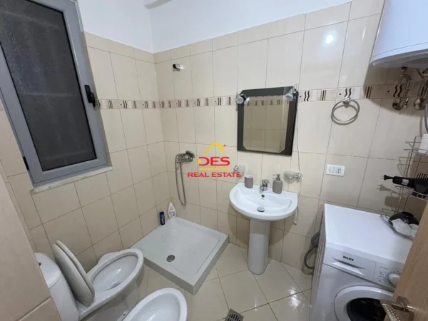 Vlore, shitet apartament 1+1+Ballkon Kati 2, 60 m² 96.000 € (Rruga Stefan Pano)