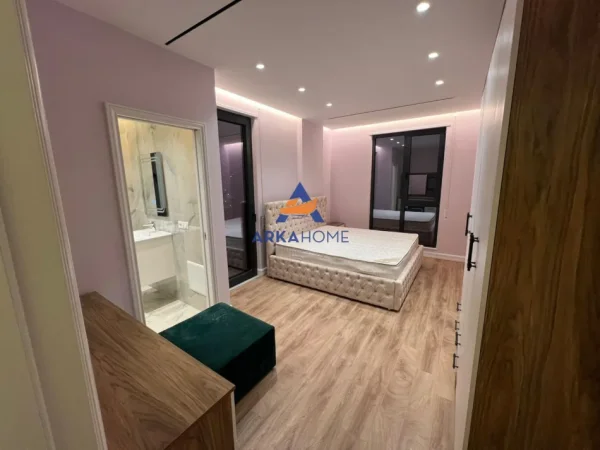 Tirane, jepet me qera apartament 3+1+Ballkon Kati 7, 140 m² 1.200 € 