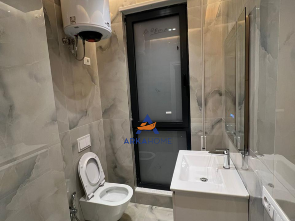 Tirane, jepet me qera apartament 3+1+Ballkon Kati 7, 140 m² 1.200 € 