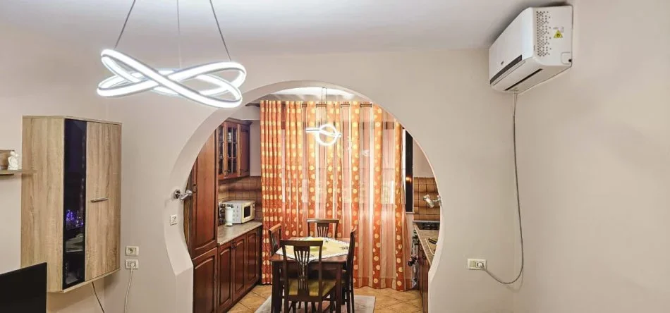 Tirane, jepet me qera apartament 2+1 Kati 3, 80 m² 700 € (myslym shyri)