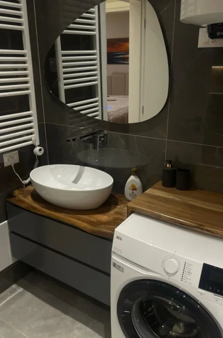 Jepet Super Apartament me Qera 2+1 tek Liqeni i Thate,  1.500 €uro