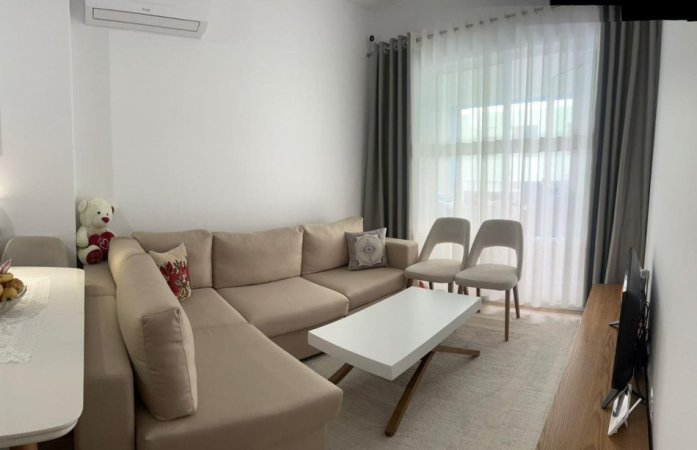 Tirane, jepet me qera apartament 1+1 , 70 m² 450 € 