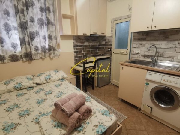 Tirane, jepet me qera garsonier 1+1 Kati 2, 30 m² 350 € (RRUGA 5 MAJI)