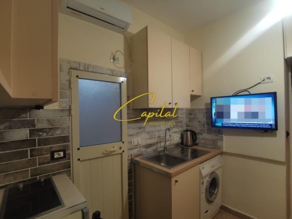 Tirane, jepet me qera garsonier 1+1 Kati 2, 30 m² 350 € (RRUGA 5 MAJI)