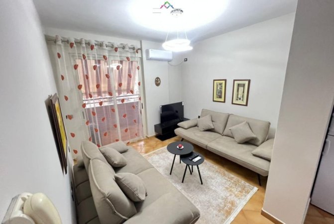 Tirane, jepet me qera apartament 1+1+Ballkon Kati 6, 65 m² 700 € (Rruga Sami Frasheri)