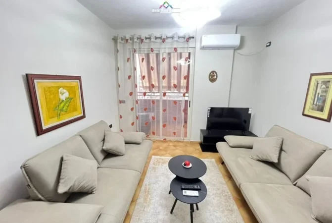 Tirane, jepet me qera apartament 1+1+Ballkon Kati 6, 65 m² 650 € (Rruga Sami Frasheri)