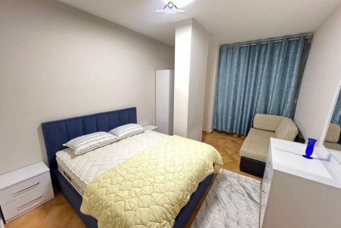 Tirane, jepet me qera apartament 1+1+Ballkon Kati 6, 65 m² 700 € (Rruga Sami Frasheri)