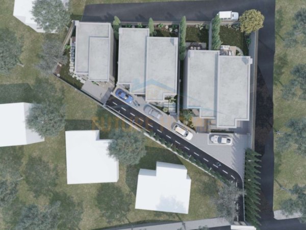 Tirane, shitet Vile 3+1 Kati 0, 210 m² 490.000 € 