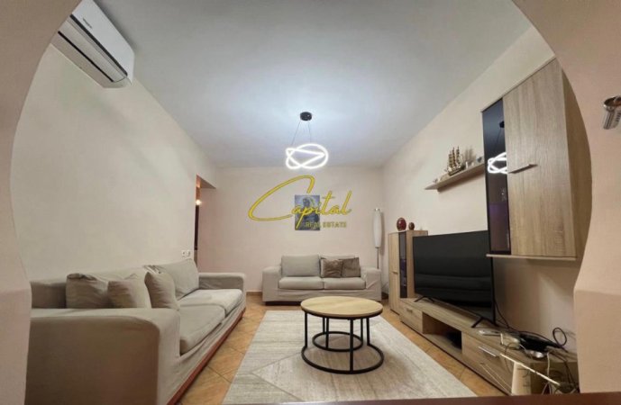 Tirane, jepet me qera apartament 2+1 Kati 3, 80 m² 700 € (MYSLYM SHYRI)