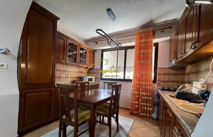 Tirane, jepet me qera apartament 2+1 Kati 3, 80 m² 700 € (MYSLYM SHYRI)