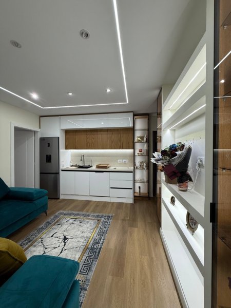 Tirane, jepet me qera apartament 2+1+Ballkon , (Ish Fusha e Aviacionit) 💶65.000 Leke/Muaj