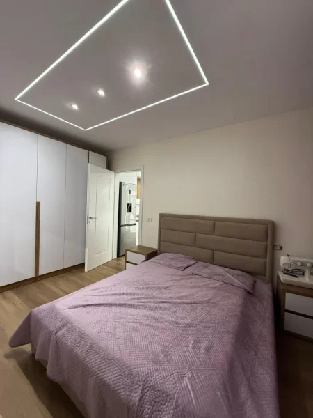 Tirane, jepet me qera apartament 2+1+Ballkon , (Ish Fusha e Aviacionit) 💶65.000 Leke/Muaj