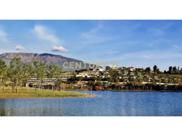 Tirane, shes apartament 1+1+Ballkon Kati 2, 76 m² 133.000 € (Farke)