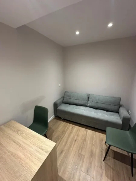 Tirane, jepet me qera apartament 2+1+Ballkon , 88 m² 800 € (Bulevardi Zogu i Pare)