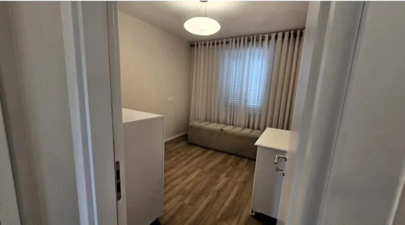 Tirane, jepet me qera apartament 2+1 Kati 3, 72 m² 850 € (MYSLYM SHYRI)