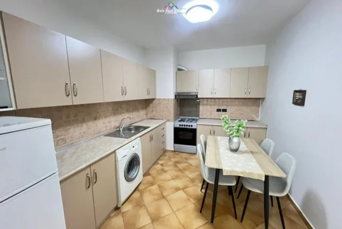 Shqiperi, jepet me qera apartament 1+1+Ballkon Kati 6, 65 m² 700 € (Rruga Sami Frasheri)
