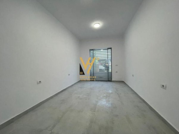 Tirane, jepet me qera zyre Kati 0, 70 m² 800 € (ISH EKSPOZITA)