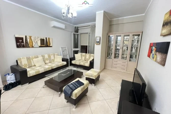 Tirane, jepet me qera apartament 1+1+Ballkon Kati 5, 70 m² 600 € (Delijorgji)