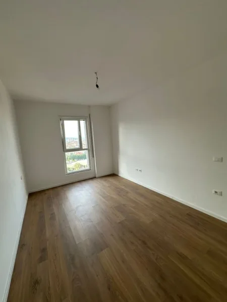 Tirane, jepet me qera apartament 1+1 Kati 8, 75 m² 500 € (Don Bosko)