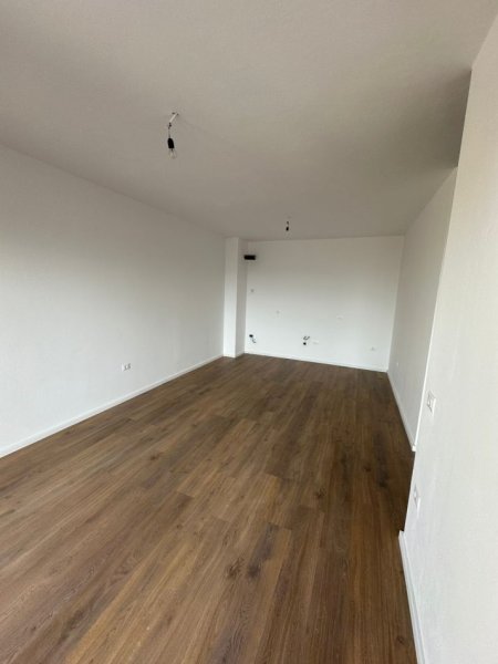 Tirane, jepet me qera apartament 1+1 Kati 8, 75 m² 500 € (Don Bosko)