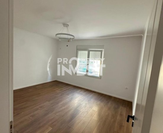 Tirane, shitet apartament 1+1 Kati 4, 40 m² 95.000 € (Porcelan)