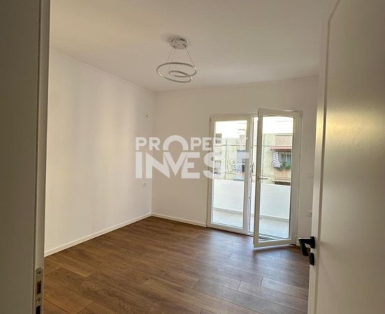 Tirane, shitet apartament 1+1 Kati 4, 40 m² 95.000 € (Porcelan)