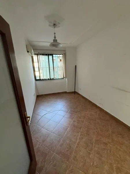 SHITET APARTAMENT  4+1+2 350.000 € (ISH EKSPOZITA)