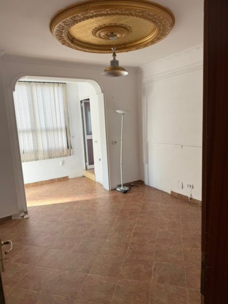 SHITET APARTAMENT  4+1+2 350.000 € (ISH EKSPOZITA)