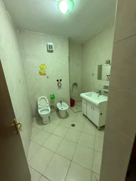 SHITET APARTAMENT  4+1+2 350.000 € (ISH EKSPOZITA)