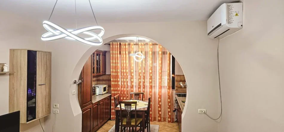 Tirane, jepet me qera apartament 2+1 Kati 3, 80 m² 700 € (Myslym Shyri)