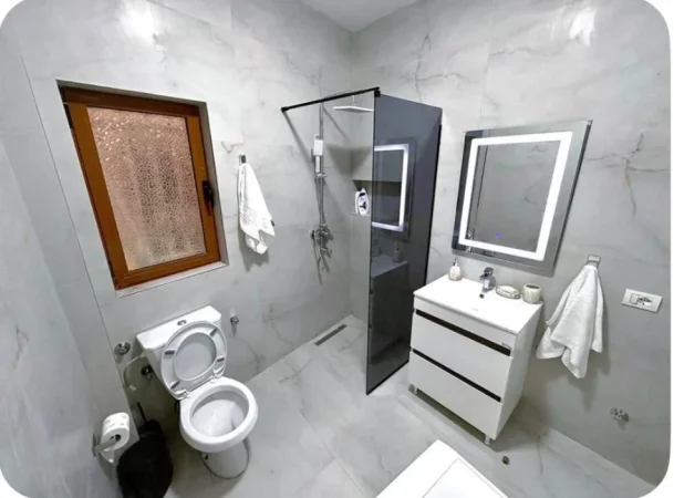 Tirane, jepet me qera apartament 2+1 , 75 m² 800 € (Pranë Rrugës “Siri Kodra”)