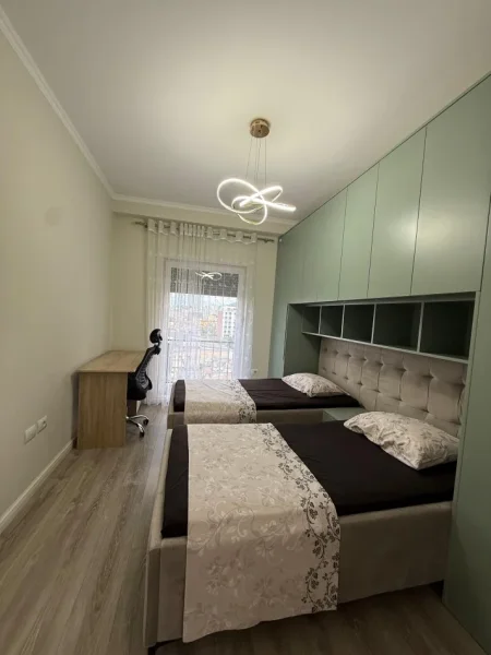 Tirane, jepet me qera apartament 2+1+Ballkon Kati 5, 91 m² (Rruga Panorama, Rezidenca Quartum)